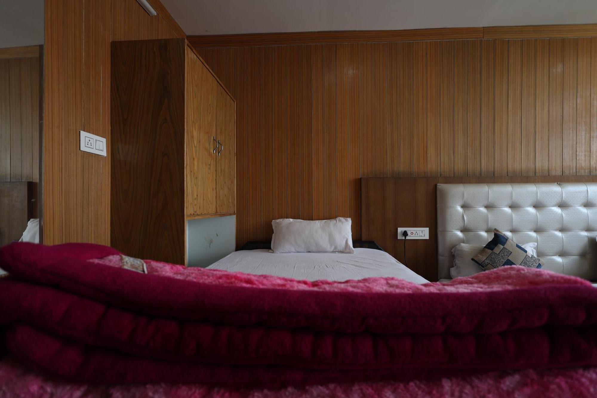 Sleeping Beauty Hotel Moutain View Property Joshimath Exterior photo