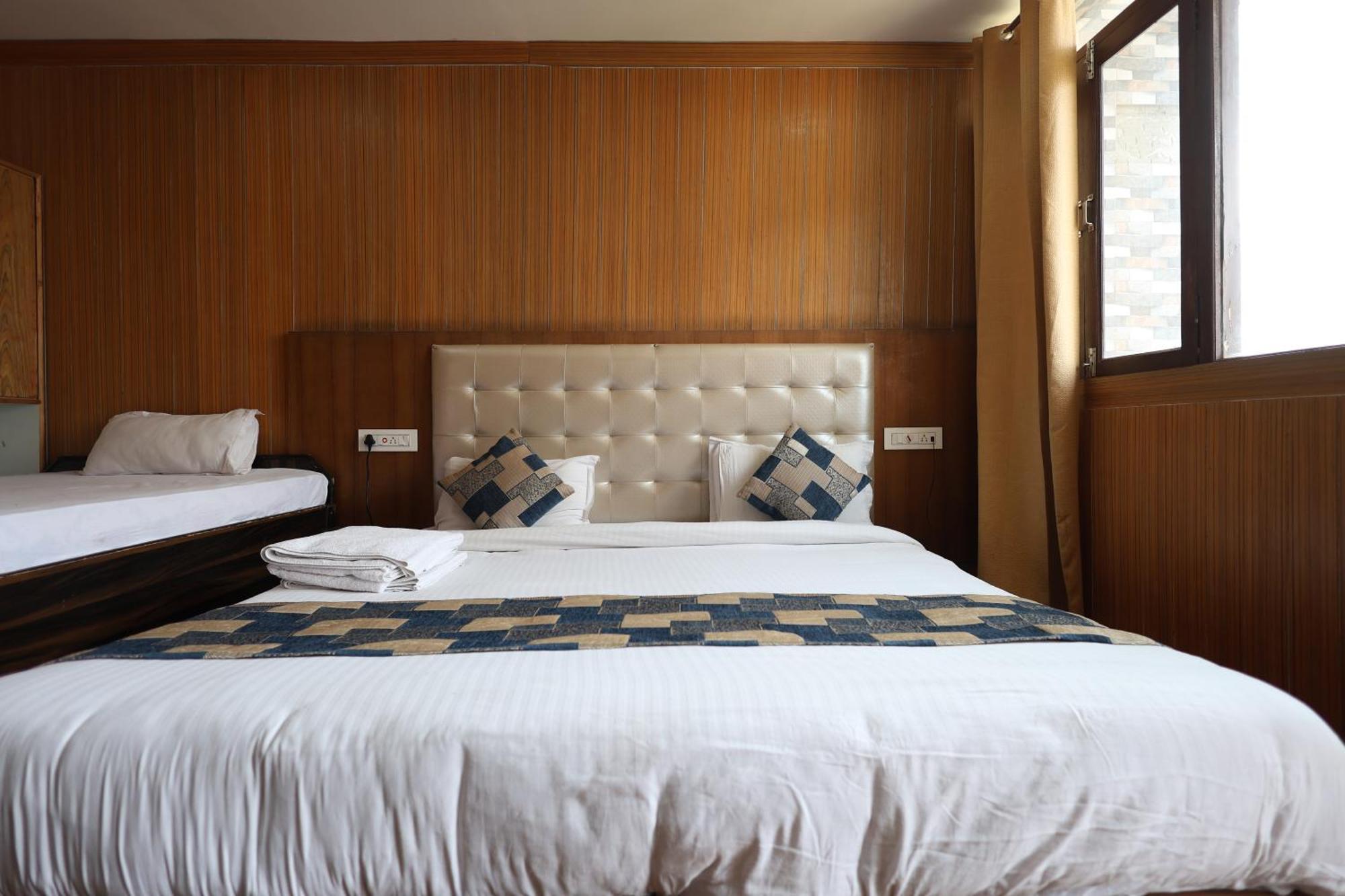 Sleeping Beauty Hotel Moutain View Property Joshimath Exterior photo